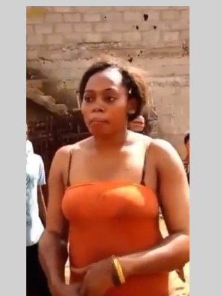 Pretty Lady caught and accused for alleged Kidnapping In Onitsha